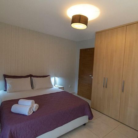 Spacious Fully Equipped 3Bd 2Bath Apt In The Heart Of City With Balconies Ac And Fast Wifi #2 Kandiye Dış mekan fotoğraf