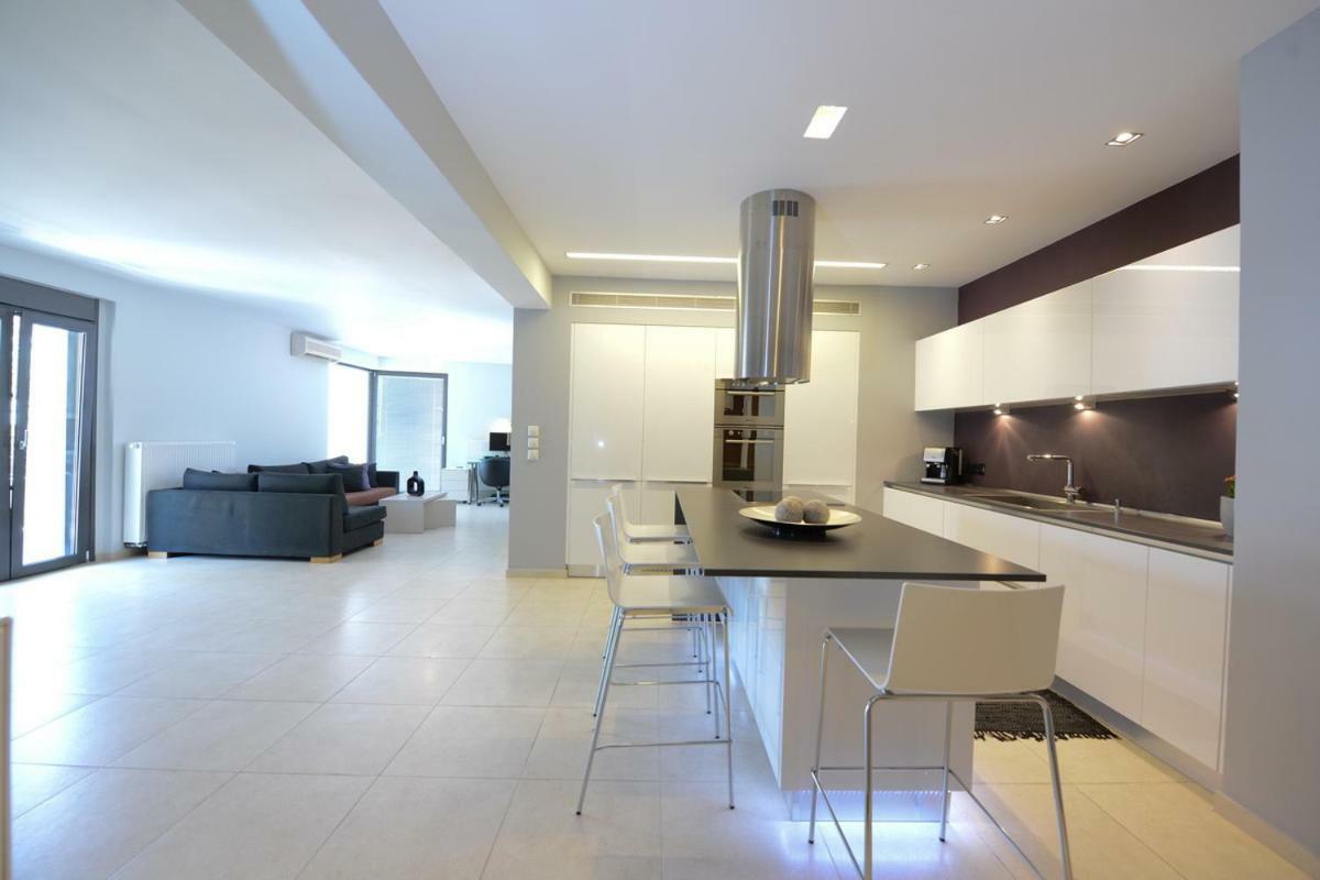 Spacious Fully Equipped 3Bd 2Bath Apt In The Heart Of City With Balconies Ac And Fast Wifi #2 Kandiye Dış mekan fotoğraf