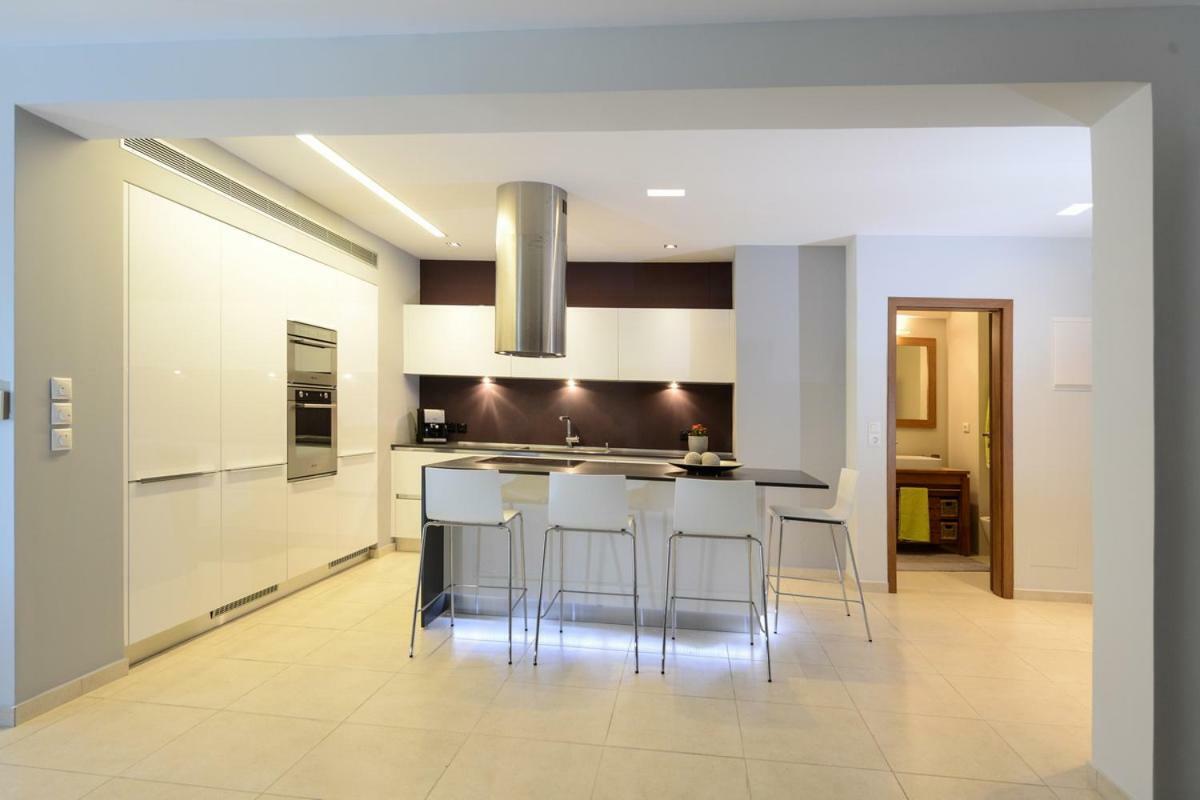 Spacious Fully Equipped 3Bd 2Bath Apt In The Heart Of City With Balconies Ac And Fast Wifi #2 Kandiye Dış mekan fotoğraf