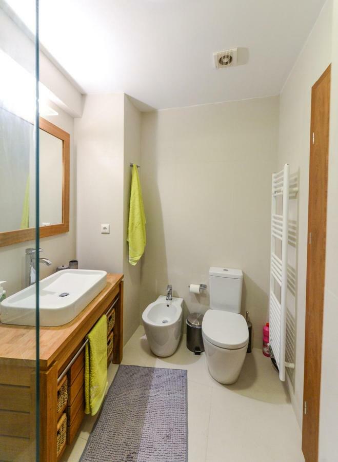 Spacious Fully Equipped 3Bd 2Bath Apt In The Heart Of City With Balconies Ac And Fast Wifi #2 Kandiye Dış mekan fotoğraf