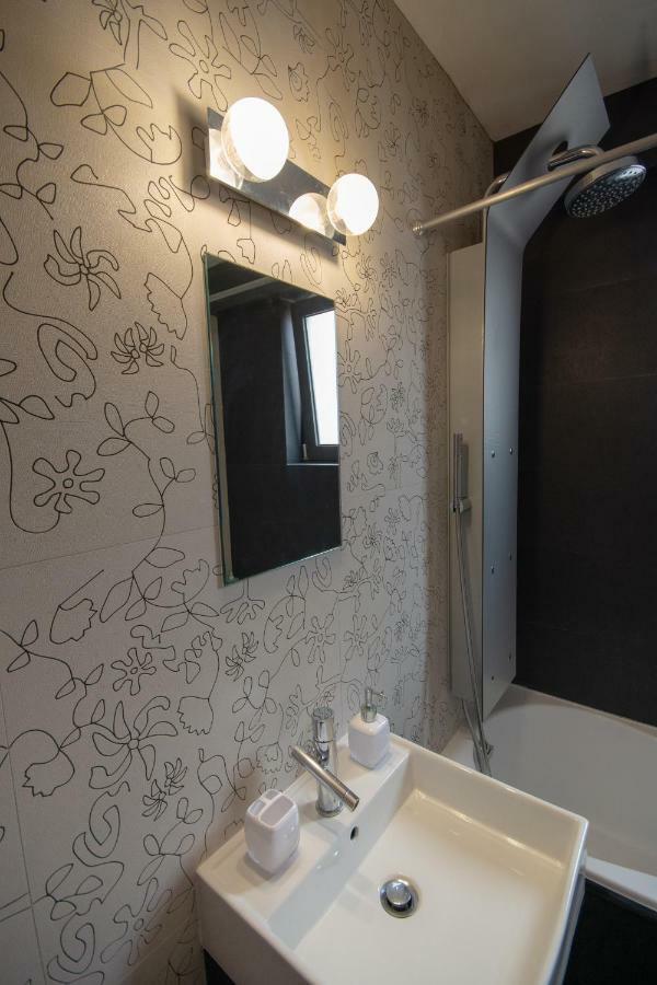 Spacious Fully Equipped 3Bd 2Bath Apt In The Heart Of City With Balconies Ac And Fast Wifi #2 Kandiye Dış mekan fotoğraf